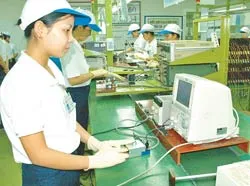 Không cắt giảm các khoản khác khi tăng lương