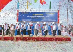 Cầu Hàm Luông cùng Rạch Miễu phá thế cô lập của Bến Tre