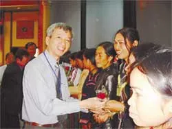 Quan tâm nhiều hơn đến nữ hộ sinh thôn bản