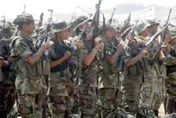 Thêm gần 2.800 binh sỹ AUC hạ vũ khí