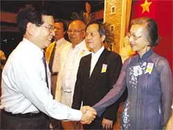 Cùng nhau sống xứng đáng là người Việt Nam