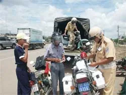 Tăng cường tuần tra, truy bắt pháo lậu