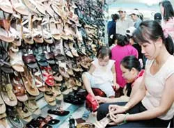 Hàng nội “chạy đua” với hàng Trung Quốc