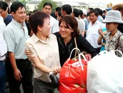 Việt kiều về quê đón Tết tăng nhanh