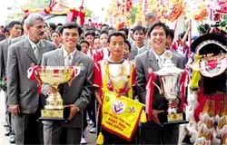 Bóng đá sạch thăng hoa