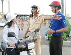 Cấm cảnh sát giao thông tùy tiện kiểm tra xe