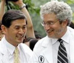 Bắt đầu thẩm vấn tiến sĩ  Hwang