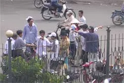 Ga Sài Gòn “mở cửa” cho cò vé hoạt động?