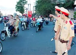 Hết lòng vì mùa xuân yên vui