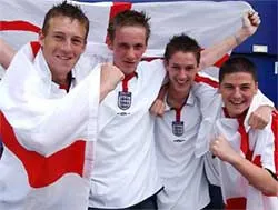 CĐV Anh được giải quyết thêm vé ảnh 1