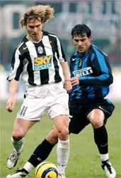 Moratti mỏi mệt vì chuyện trọng tài ảnh 1