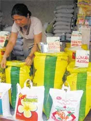 Gạo ngoại tràn ngập?