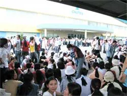 Hàng ngàn công nhân đình công