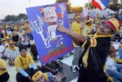 Tiếp tục các hoạt động luận tội Thủ tướng Thaksin