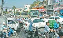 Công nghiệp ô tô Việt Nam trước nguy cơ phá sản?