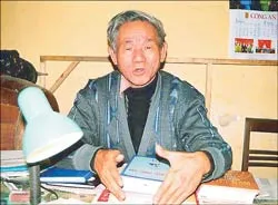 Tay cắt tóc, óc hành văn