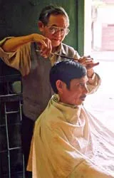 Tay cắt tóc, óc hành văn ảnh 2