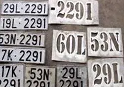 Bắt giữ 7 đối tượng mua bán biển số xe