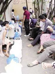 Cung cấp nước sạch miễn phí cho gần 1.000 lượt người/ngày
