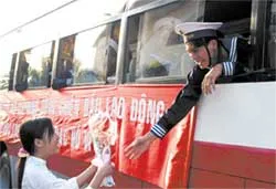 Nghe bài hát “Lá xanh” trong mùa tuyển quân