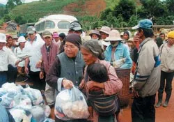 Chú trọng giáo dục làm người, vun bồi văn hóa truyền thống, củng cố niềm tin, lý tưởng XHCN