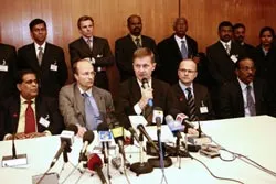 Các bên xung đột cam kết ngừng bắn