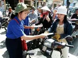 Ký giao ước thi đua 10 chương trình trọng tâm