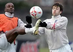 Đợt trận giao hữu ngày 1 và 2-3 ảnh 2