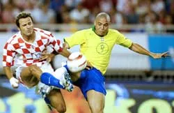 Đợt trận giao hữu ngày 1 và 2-3 ảnh 1