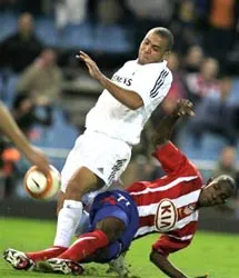 AC Milan đóng cửa với Ronaldo ảnh 1