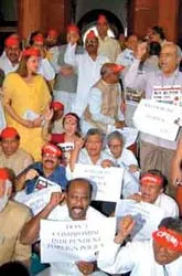 Á, Âu, Mỹ tấp nập các hoạt động ngoại giao