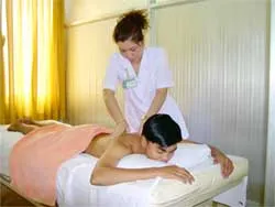 Vào bệnh viện…massage