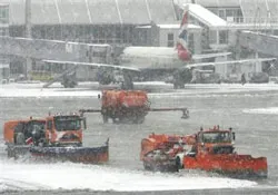 Hủy 500 chuyến bay do tuyết rơi dày
