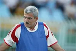 Ván ca-rô của ông Calisto ảnh 1