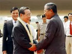 Ký Tuyên bố chung Việt Nam - Campuchia và 4 văn kiện hợp tác