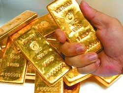 Giá vàng giảm thêm, xuống 10,52 triệu đồng/lượng