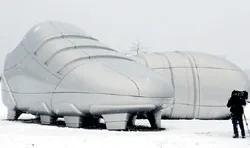 Tác phẩm điêu khắc khổng lồ đón World Cup