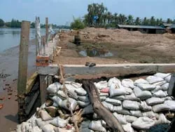 Đình chỉ xây dựng, rồi sao nữa?