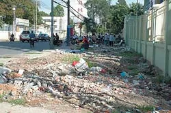 Vướng giải tỏa, thiếu nhà thầu