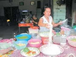 Phụ nữ Việt ở Lào