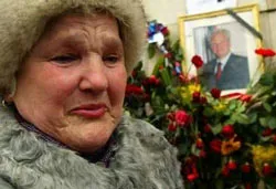 Tuyên bố về cái chết của ông Milosevic