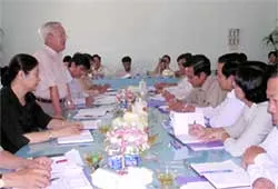 Đầu tư nguồn nhân lực, ưu tiên những dự án phúc lợi công cộng