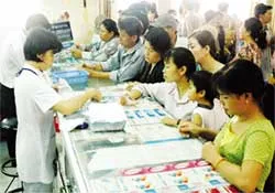 Bệnh viện hết thuốc, bệnh nhân phải tự mua giá cao