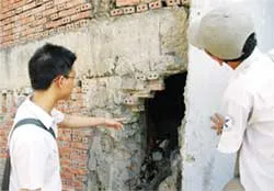 Khắc phục bằng cách bơm vữa và xi măng