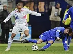 Pháp chuẩn bị đội hình cho vòng chung kết ảnh 1