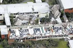 Bão lốc Larry đổ bộ vào Australia