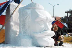 Vẻ đẹp nghệ thuật điêu khắc Phạm Văn Hạng