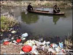 Ô nhiễm sông, 8 quan chức mất việc