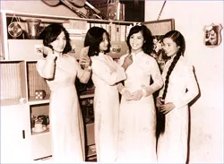 Con gái Hàng Đào