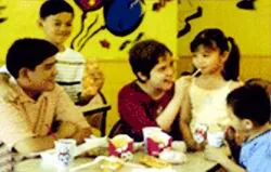 Cuộc chiến giữa Jollibee và McDonald